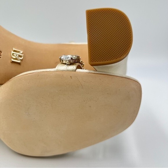 Badgley Mischka Size 8.5 Ivory Satin Jeweled‎ Open Toe Dress Sandals Heels Shoes - Picture 11 of 15